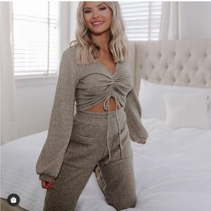 KITTENISH TIE FRONT TOP